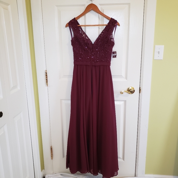 Burgundy Chiffon Beaded Slit Leg V-Neck Gown Dress - Picture 5 of 16